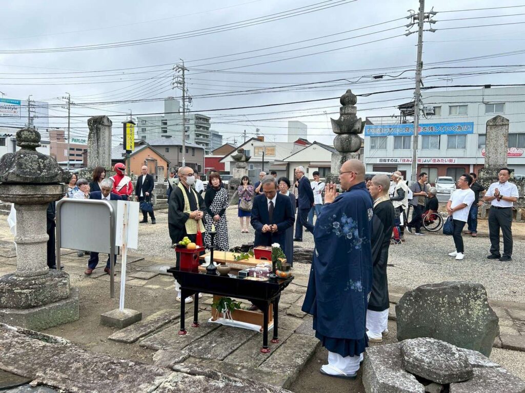 参列者全員で焼香