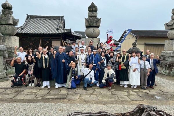 津市出身の写真家浅田政志さんを囲んで