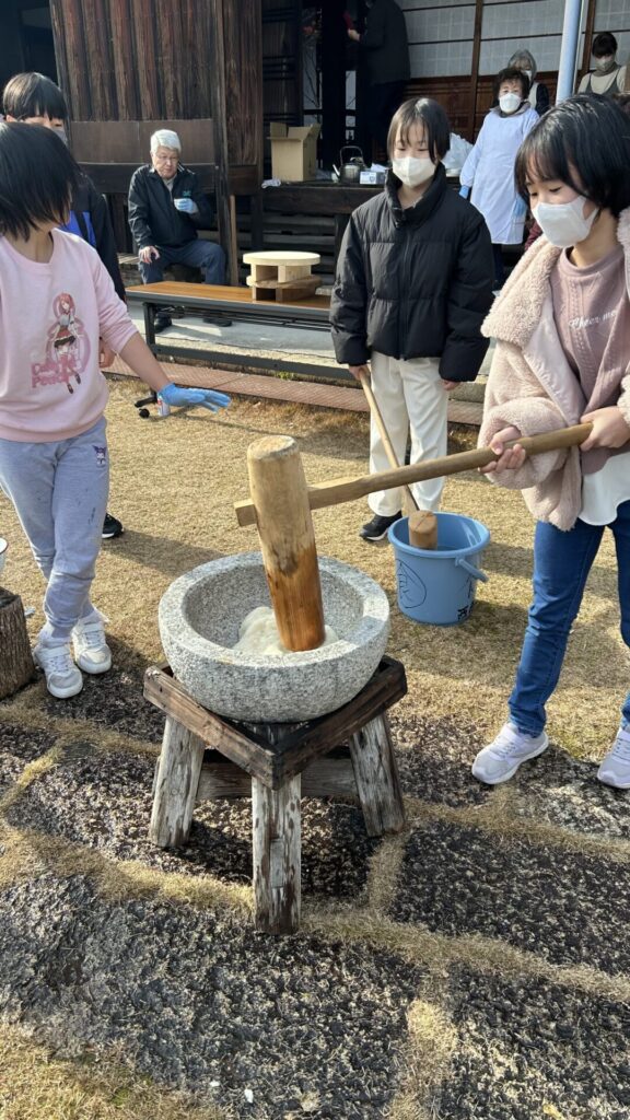 西念寺　もちつき