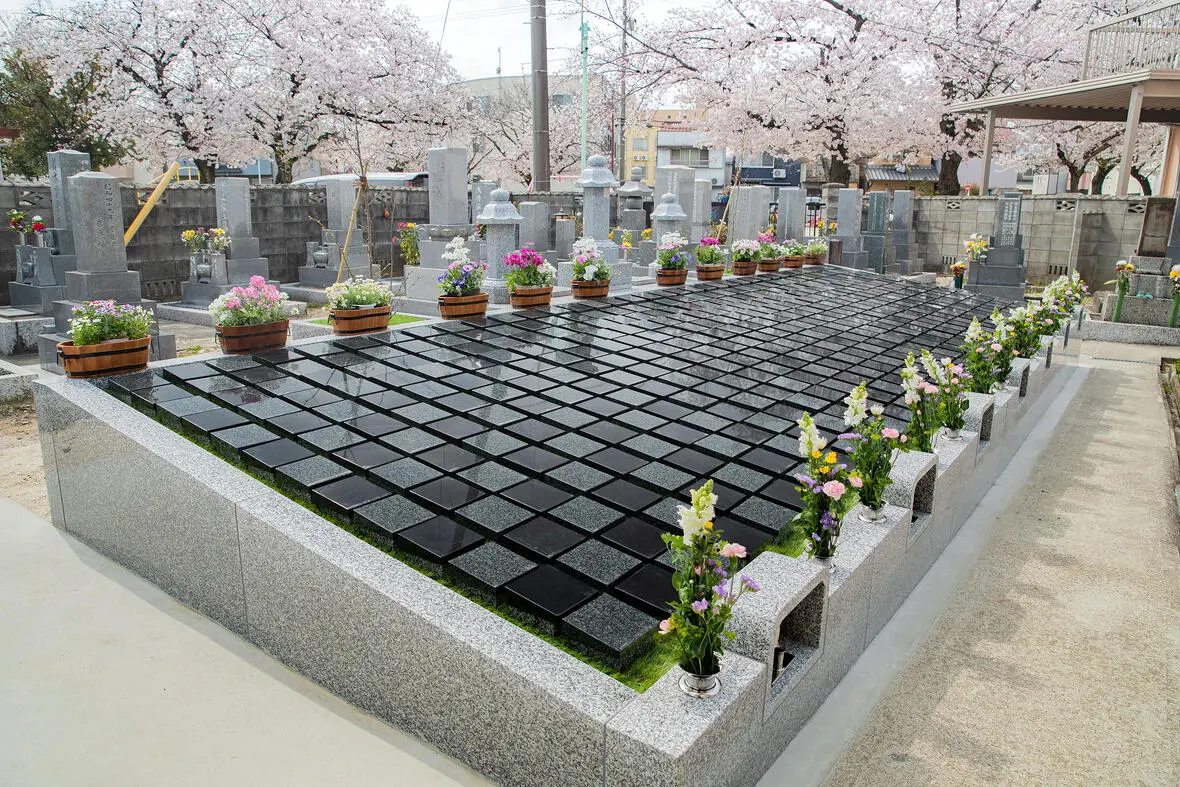 樹木葬型「芳樹林」