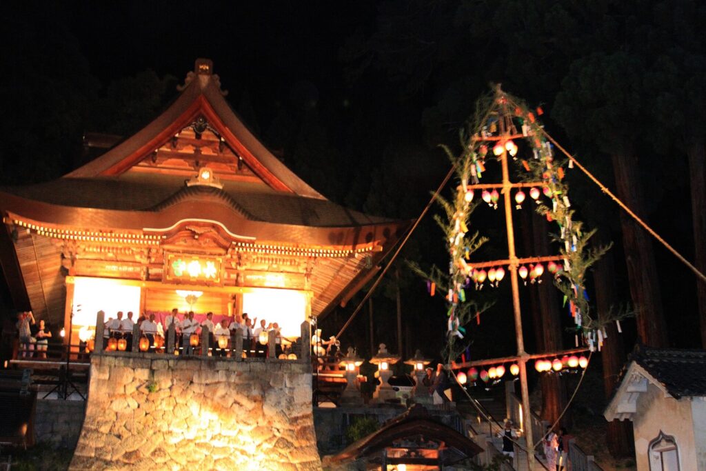三十三燈籠献灯祭